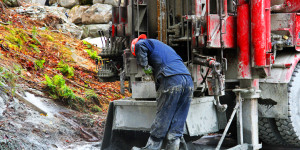 Forage de puits artésien à Thetford Mines